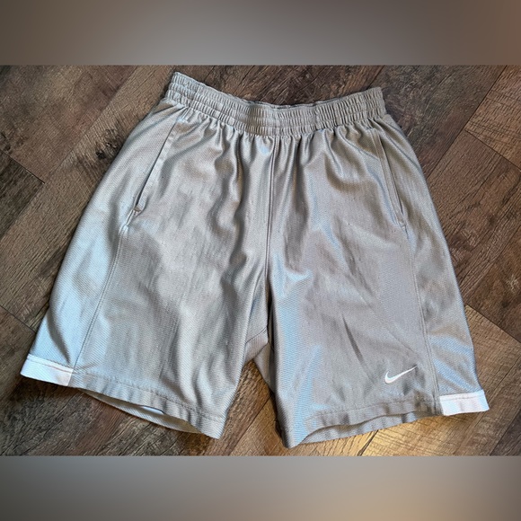 Nike Basketball Vintage Y2K Dazzle Shorts Silky Smooth Silver Size Medium - Picture 6 of 12